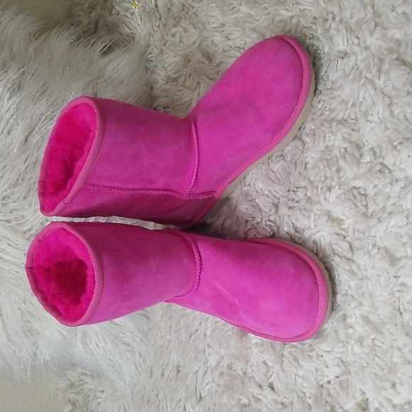 UGG Shoes - UGG BOOTS